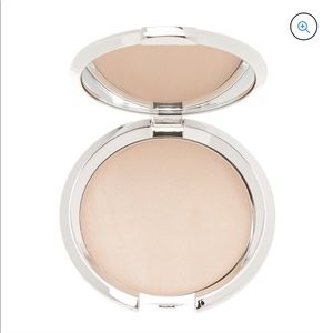 IT cosmetics illuminator NEW